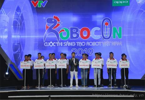 Đội tuyển DCN-ESLAB khoa Điện lọt vào vòng 8 đội mạnh nhất cuộc thi Robocon Việt Nam 2019