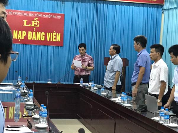 Chi bộ khoa Điện tổ chức Lễ kết nạp đảng viên và sinh hoạt định kỳ tháng 7 năm 2019