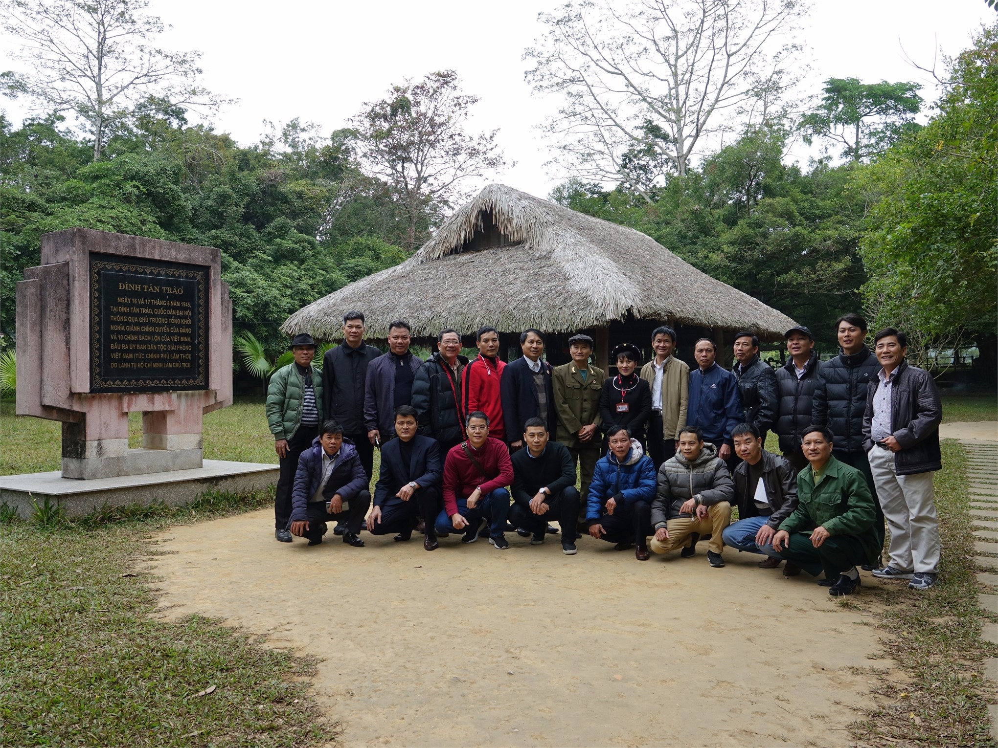 CCB-CQN khoa Điện dự hoạt động truyền thống kỷ niệm 75 năm ngày thành lập QĐND Việt Nam do Hội Cựu chiến binh nhà trường tổ chức