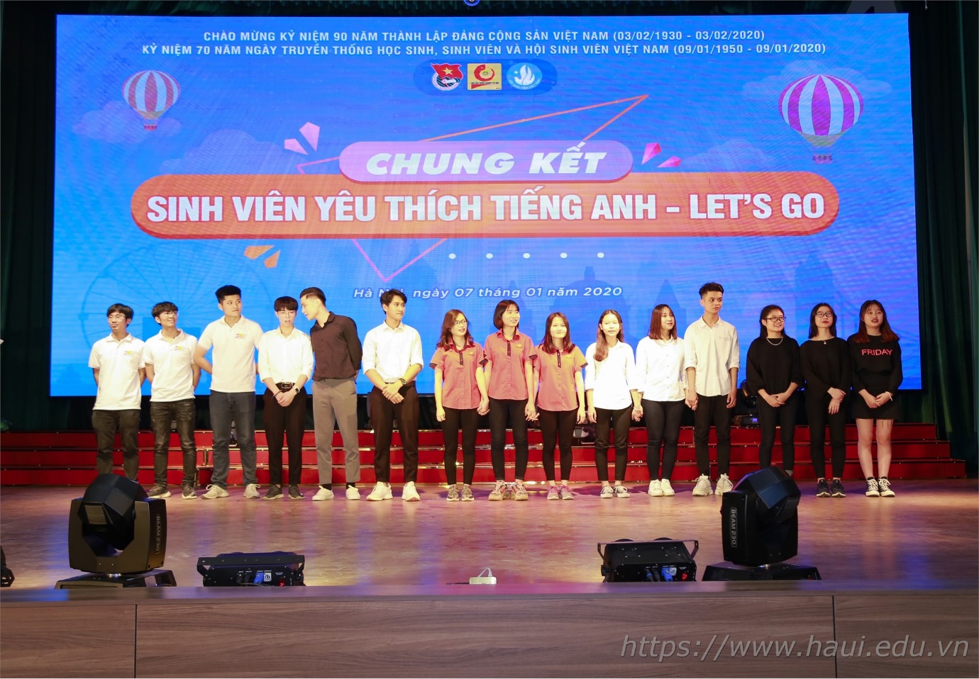 Đội sinh viên khoa Điện giành giải Nhất cuộc thi “Sinh viên yêu thích tiếng Anh Let's Go” 2019
